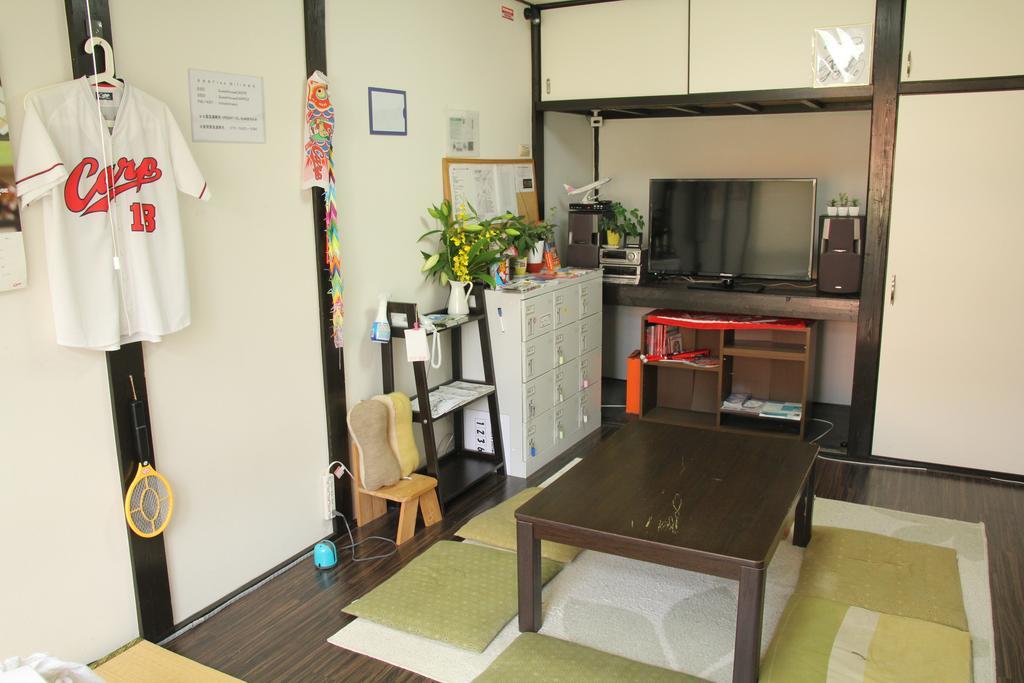 Guest House Carpe Hiroshima Koi Buitenkant foto